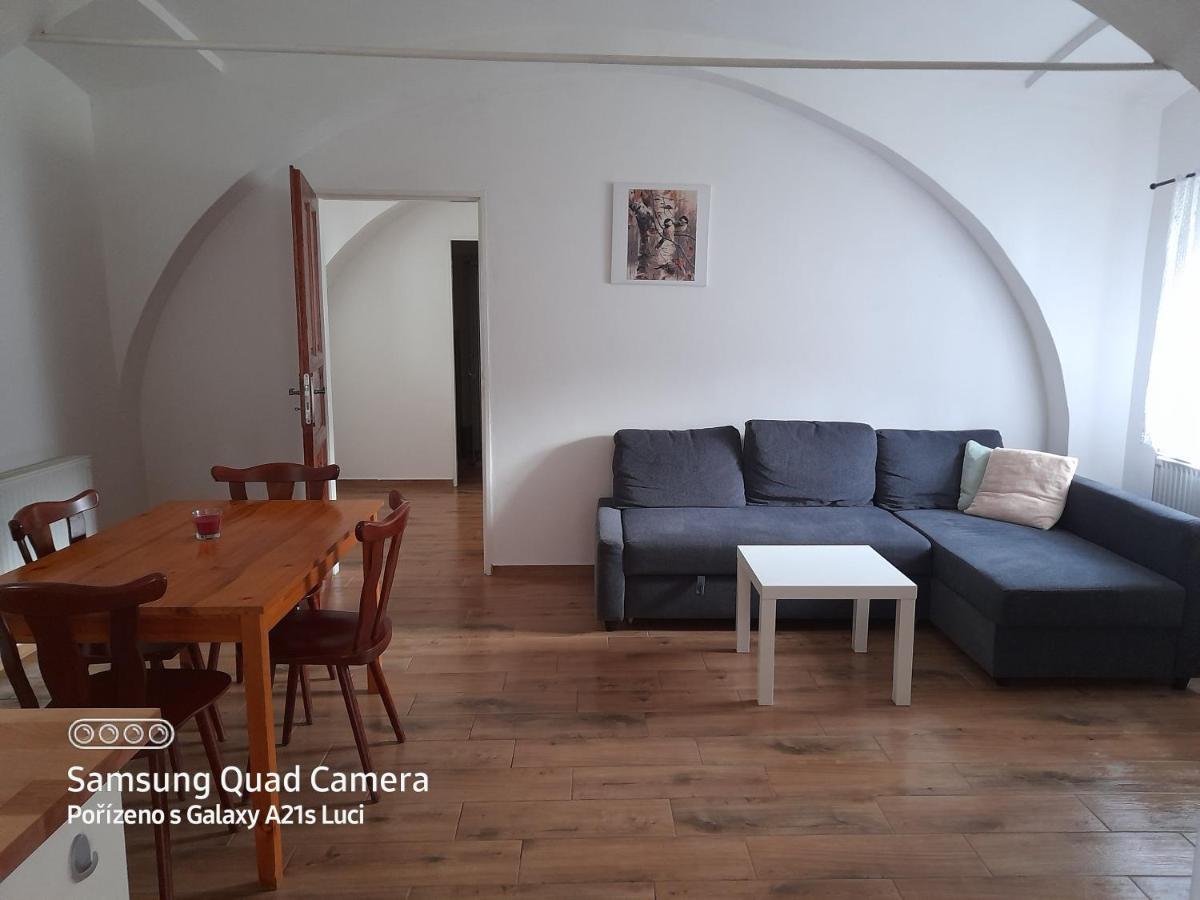 Kojan Apartment Jilovice Exterior photo